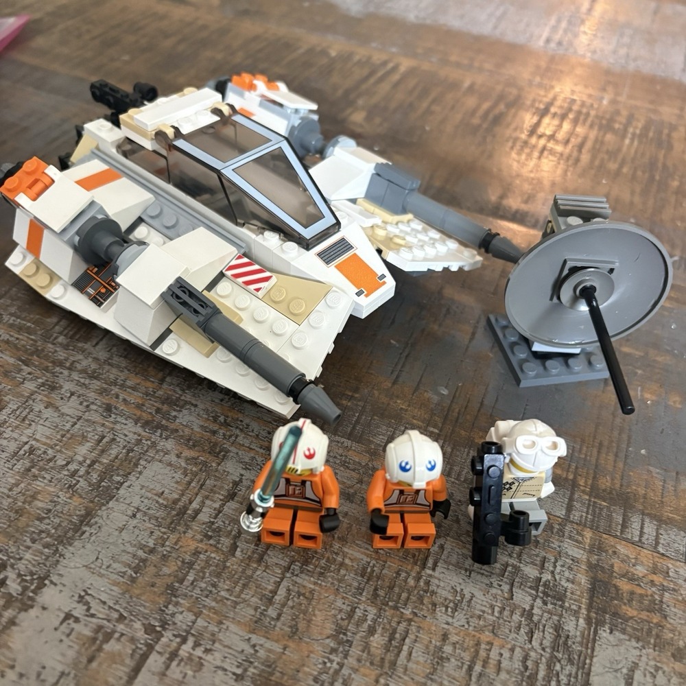 LEGO Star Wars: Rebel Snowspeeder (4500) NO PEDESTAL OR INSTRUCTIONS